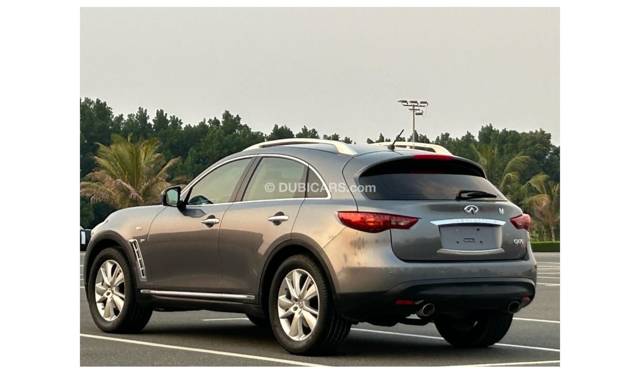 Infiniti QX70 Sport Luxury Infiniti QX-70 2016 GCC V6 3.7L//Perfect condition // Full option