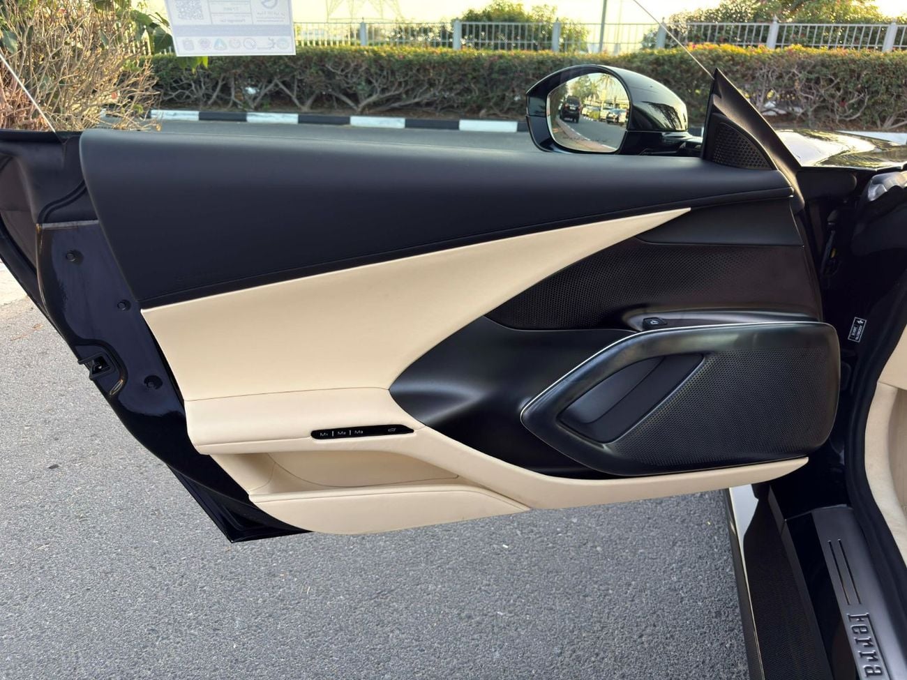 فيراري 12سيلندري GCC SPEC UNDER WARRANTY