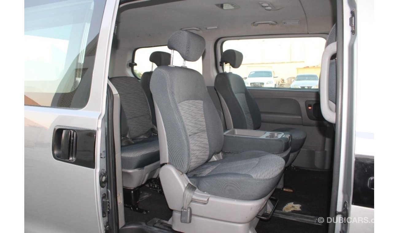 Hyundai H-1 Hyundai H1 2016 GCC in excellent condition without accidents, very clean from inside and outside