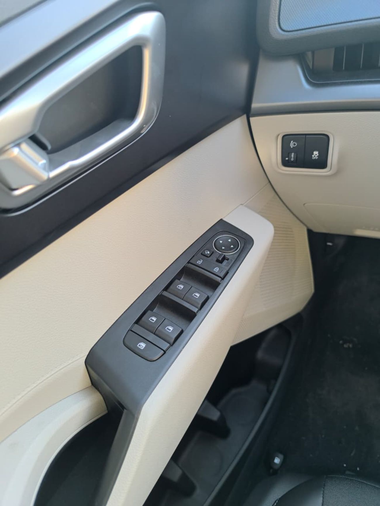 Kia Carens 1.5L Mid Option GCC Specs 7 Seater 2026 Model Brand New