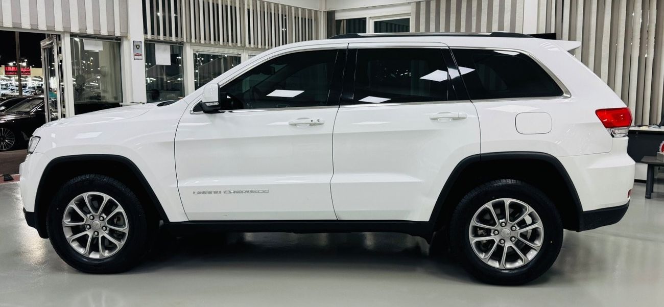 Jeep Grand Cherokee Laredo GCC .. Original paint .. V6 .. Low Milegea .. Perfect Condition .. Perfect Condition .