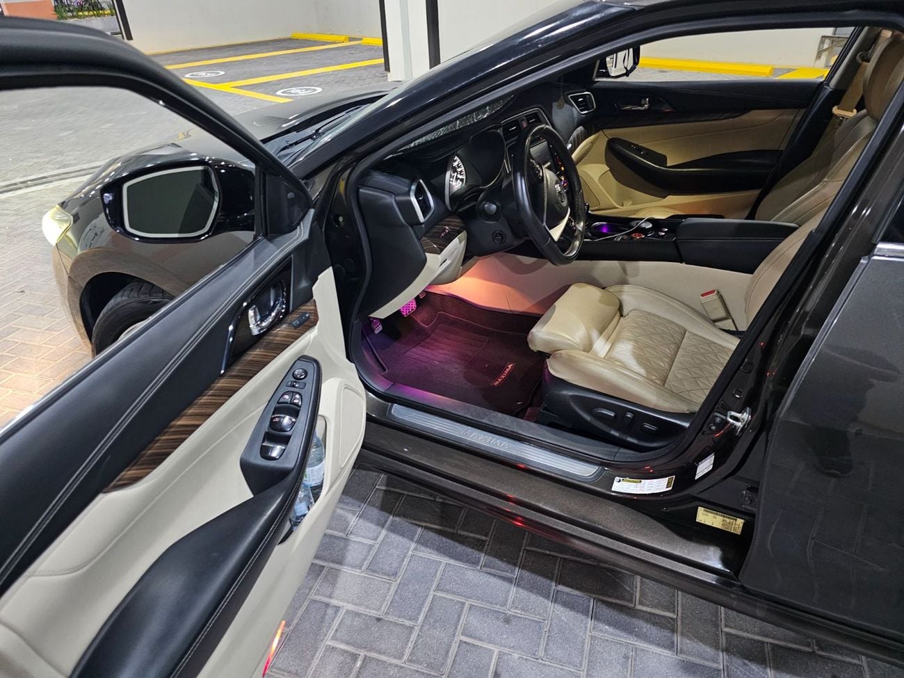 Nissan Maxima SR Midnight 3.5L Nissan maxima platinum