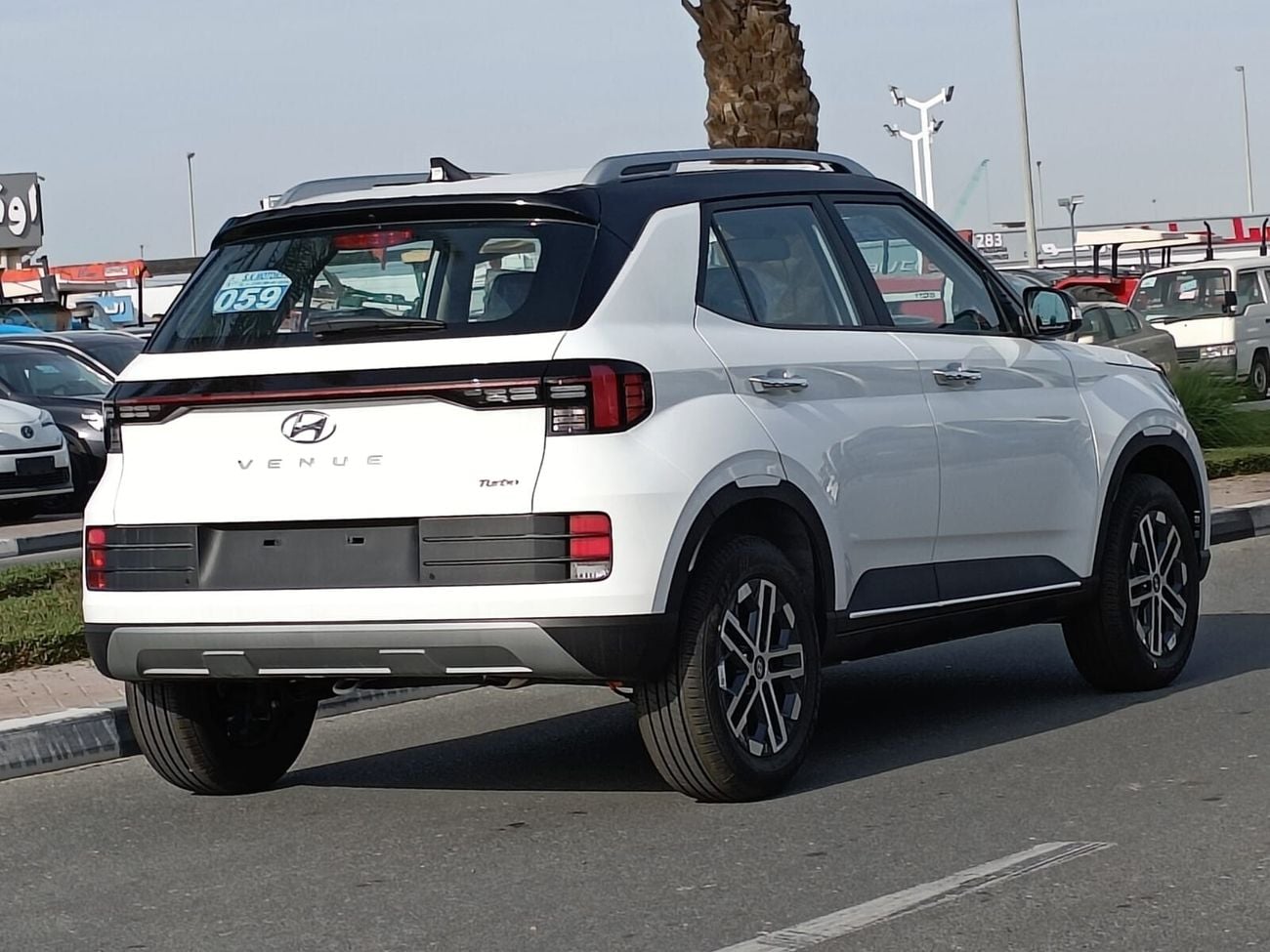 New Hyundai Venue QXI Premier Plus Turbo, 1.0L V4, Alloy Wheels ...