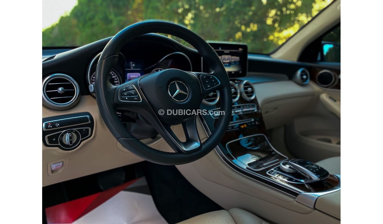 Mercedes-Benz GLC 300 MERCEDES GLC300 AMG 2018 (fully loaded)