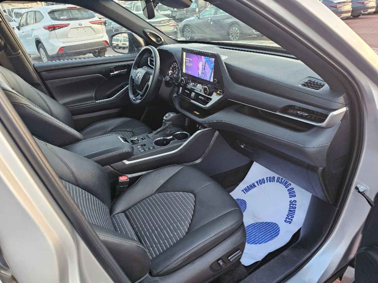 Used Toyota Highlander 2023 Model XSE 2.4L engine 4x4 , sunroof and