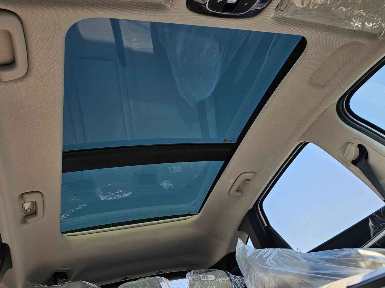 هيونداي توسون 1.6L V4 PETROL / PUSH START / DVD CAMERA /  PANORAMIC ROOF / FULL OPTION  (CODE# 67957)