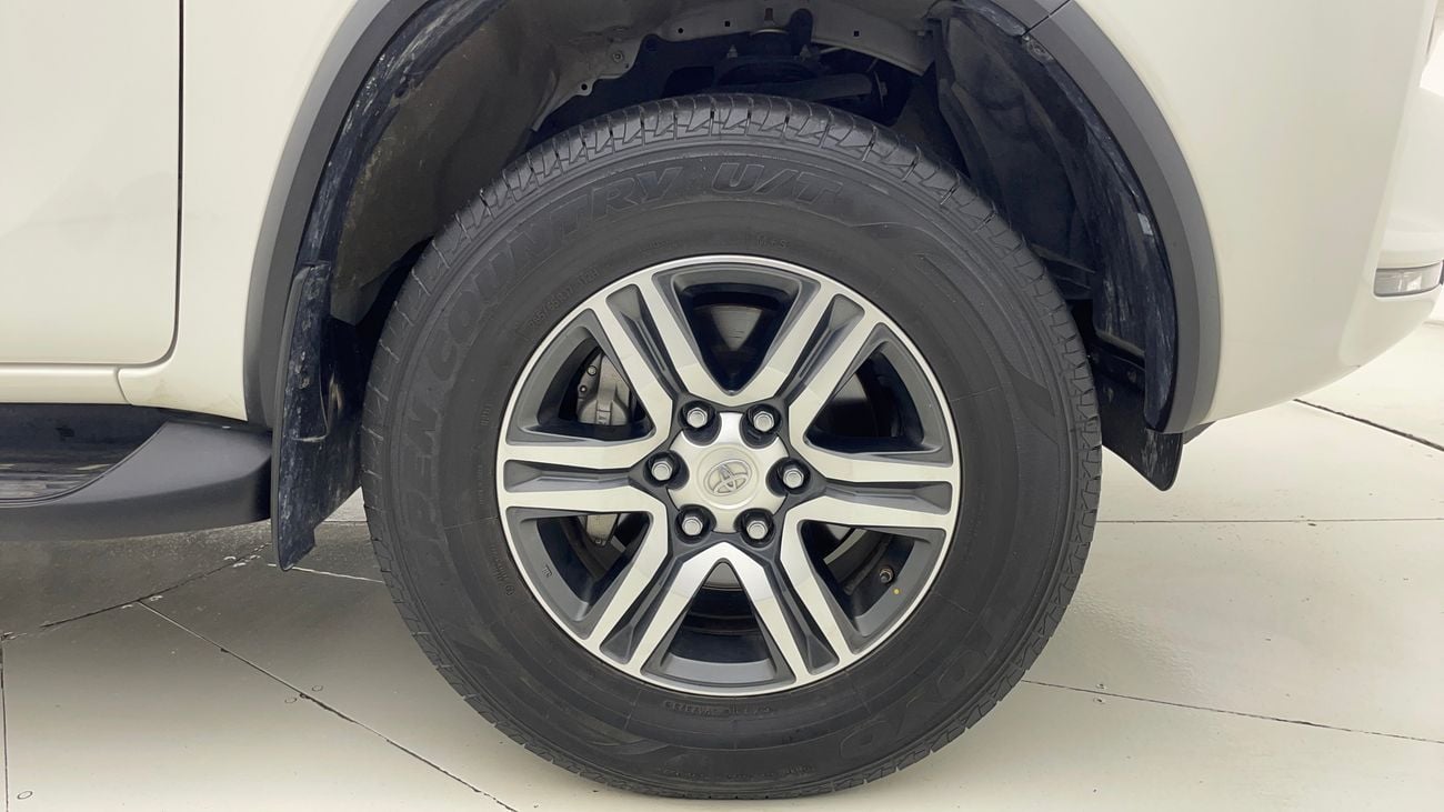 Toyota Fortuner GXR 4.0L (278 HP) GXR 4 | Zero Down Payment | Home Test Drive