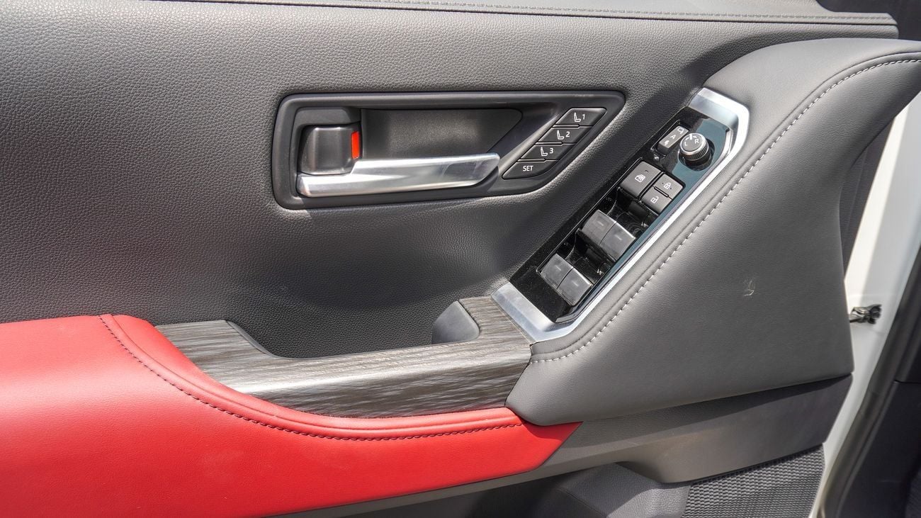 Toyota Land Cruiser VXR TWIN TURBO 3.5L V6 Hybrid