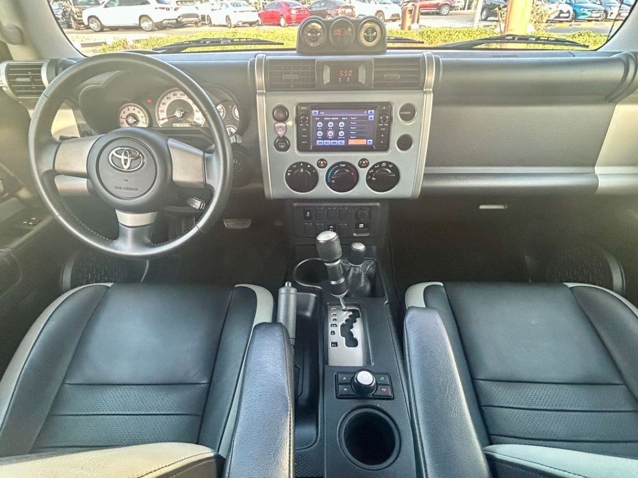 Toyota FJ Cruiser GXR 4.0L A/T 2017 GCC AL FUTTAIM SINGLE OWNER IN MINT CONDITION