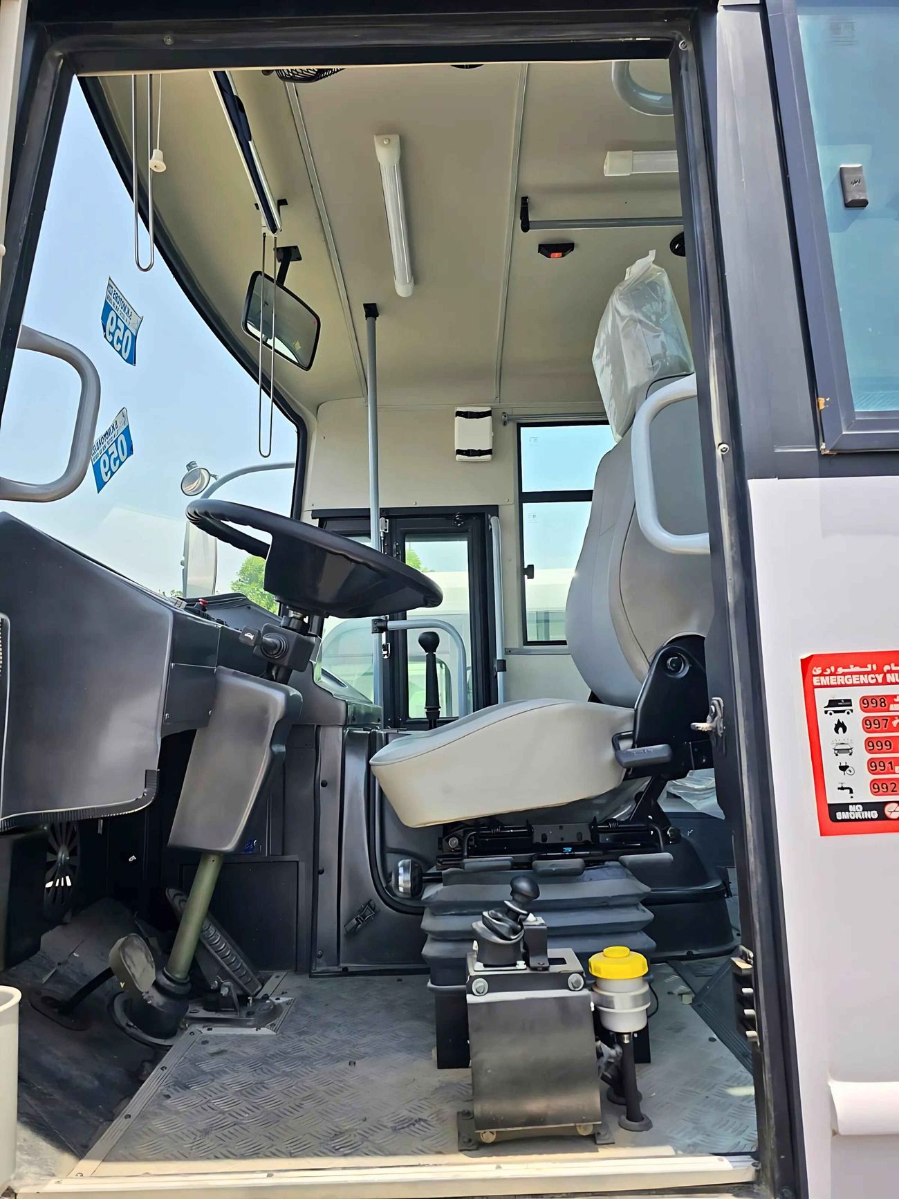 تاتا LPO 1618 5600 CC / V8 / Non AC / 63 Seater / Highroof with Headrest and Seat Belt (CODE # 69095)