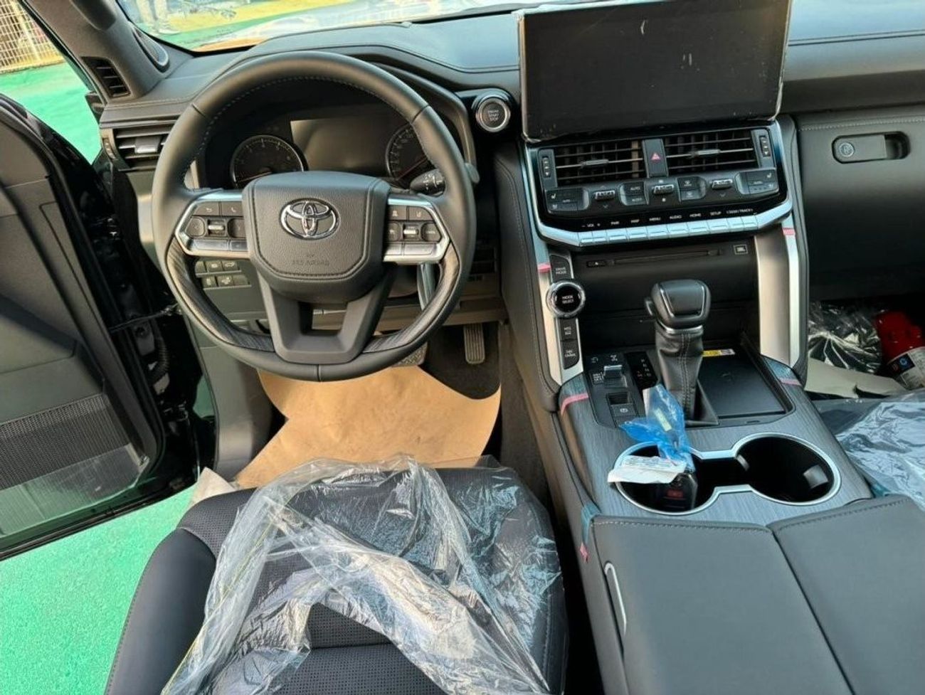 تويوتا لاند كروزر 2026 TOYOTA LAND CRUISER 3500cc VXR Twin Turbo FULL OPTION Petrol Automatic Zero KM