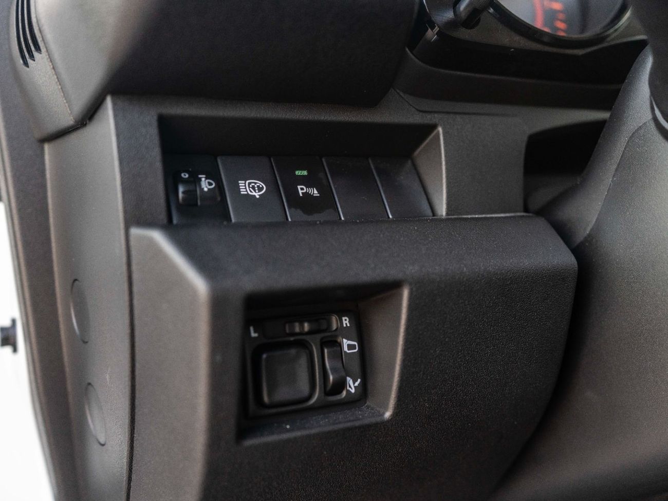 Suzuki Jimny GLX - 5 Door