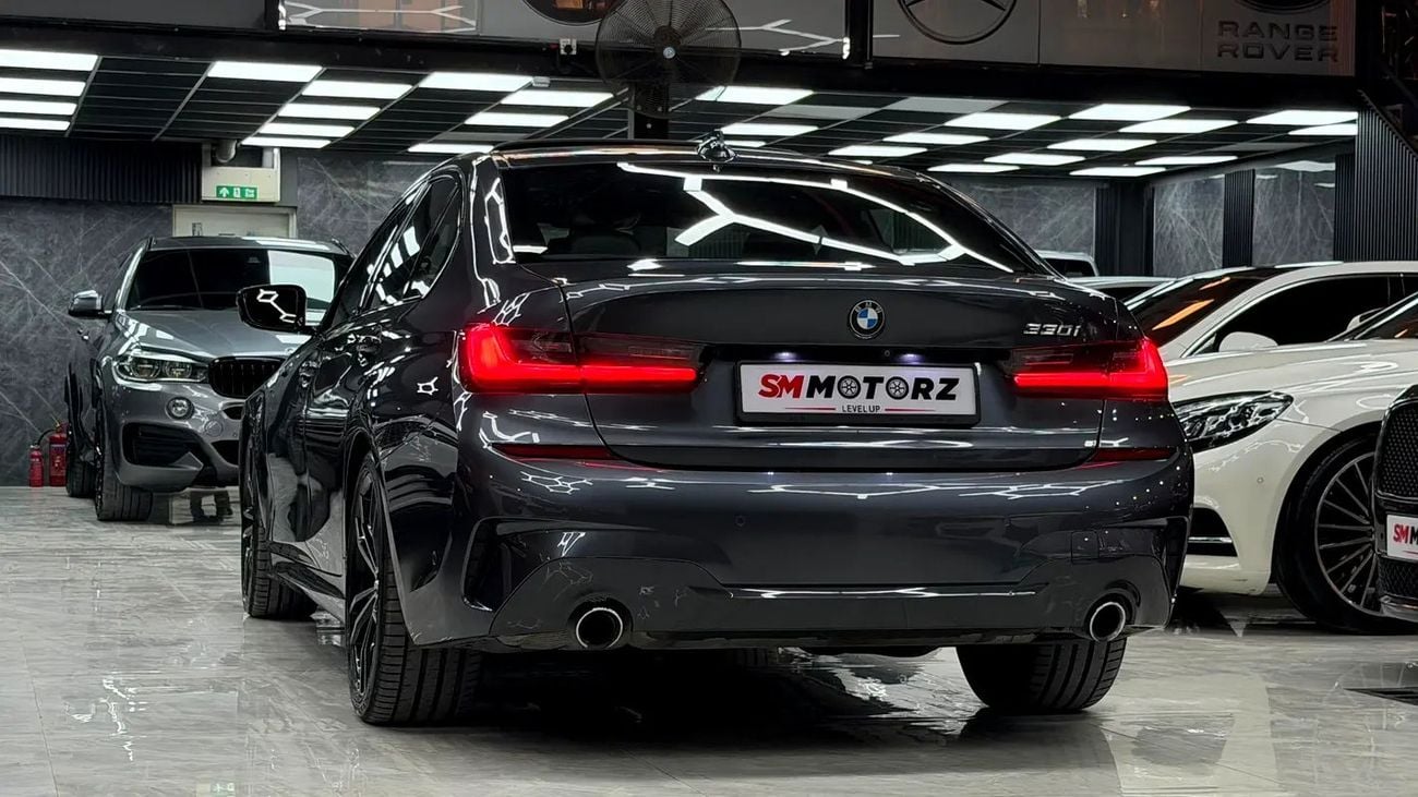 BMW 330i Exclusive 2.0L (255 HP)