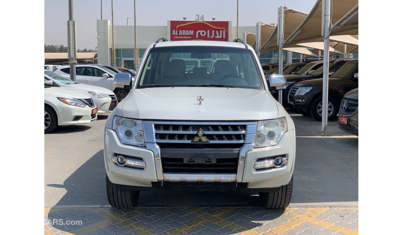 ميتسوبيشي باجيرو Mitsubishi Pajero 2019 V6 3.0L - Sunroof Ref#512