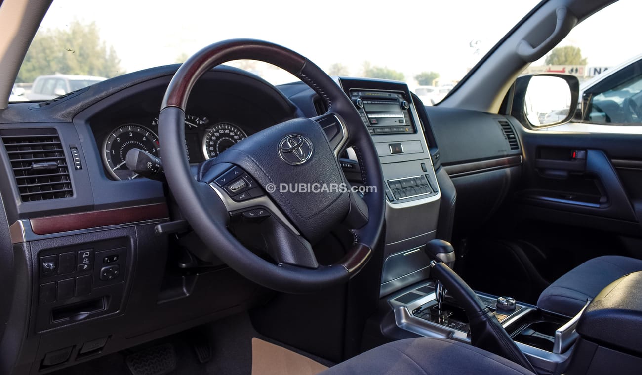 Toyota Land Cruiser GXR V8