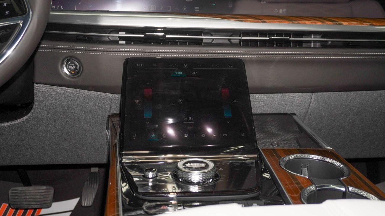 Cadillac Escalade 600