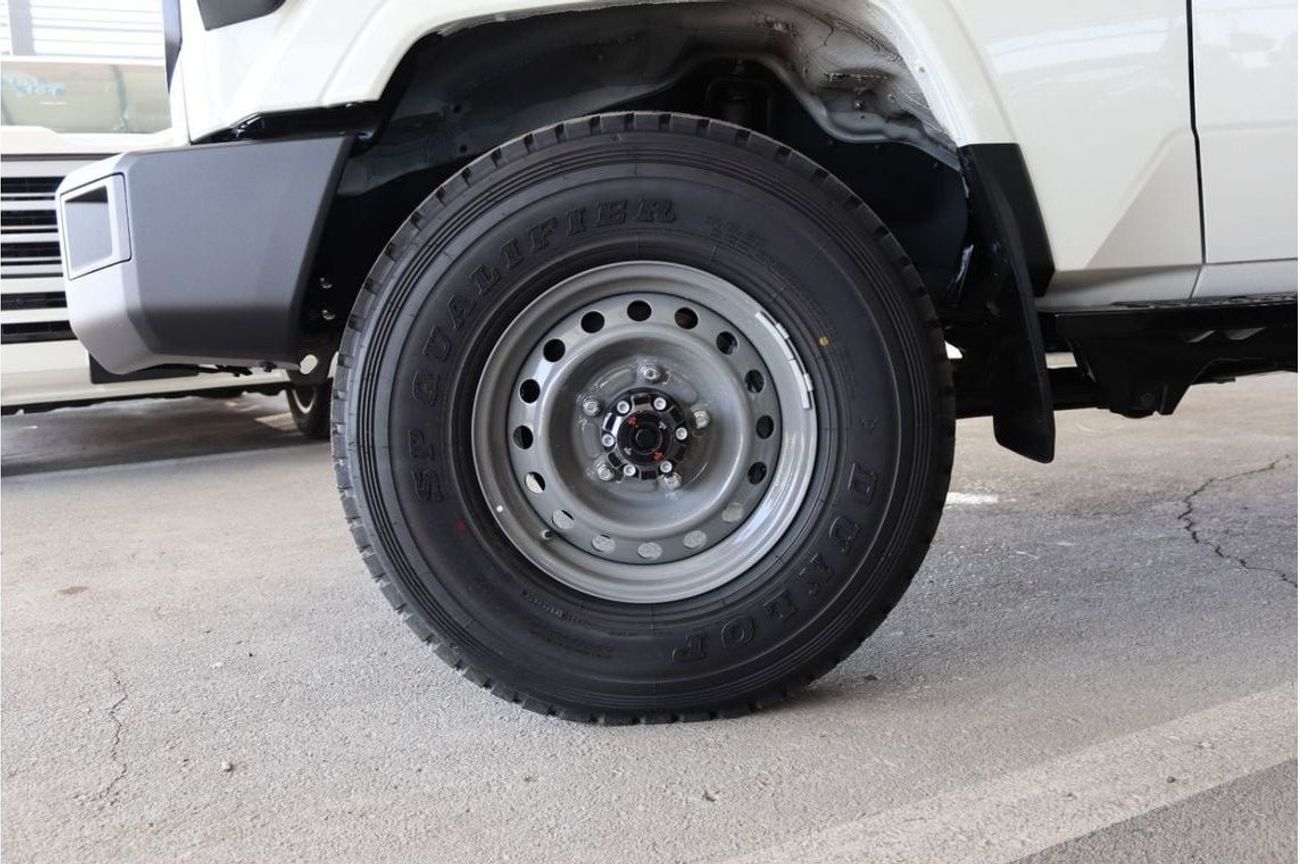 تويوتا لاند كروزر 70 2025 TOYOTA LAND CRUISER GRJ 78 4.0 V6 AUTOMATIC **التصدير فقط خارج الخليج****EXPORT ONLY**