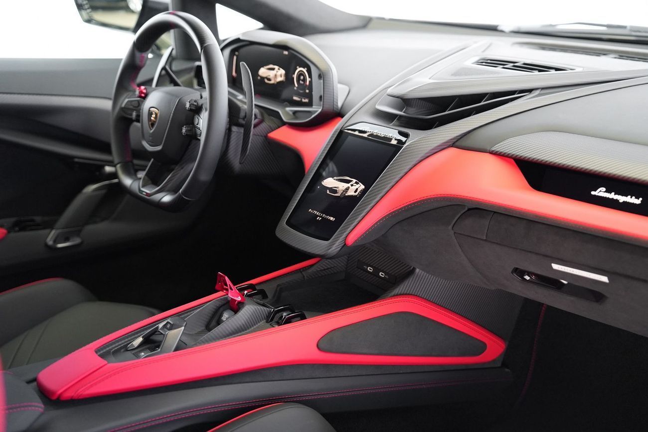 لامبورغيني ريفويلتو 6.5L V12 Hybrid