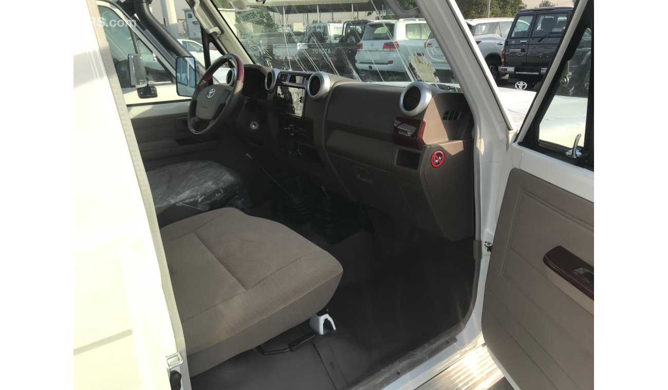 Toyota Land Cruiser GRJ78 V6 PETROL 2019