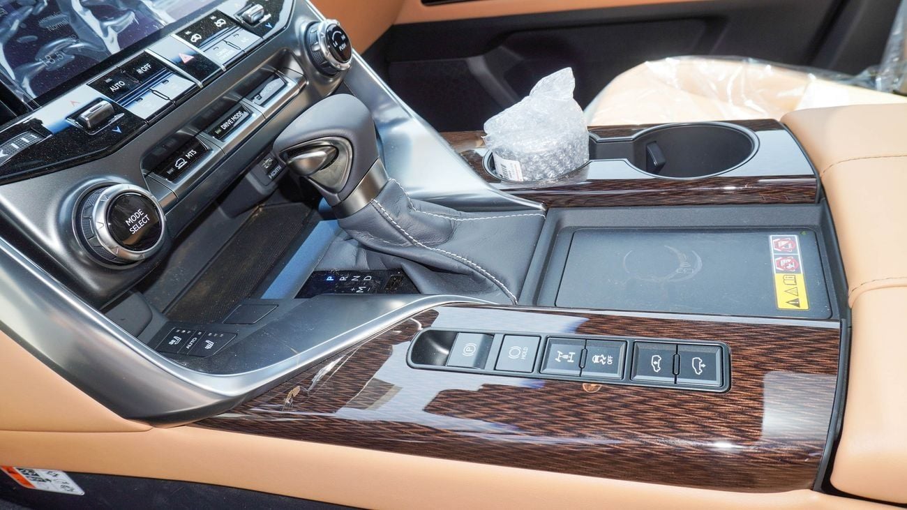 Lexus LX600 SIGNATURE 3.5L V6