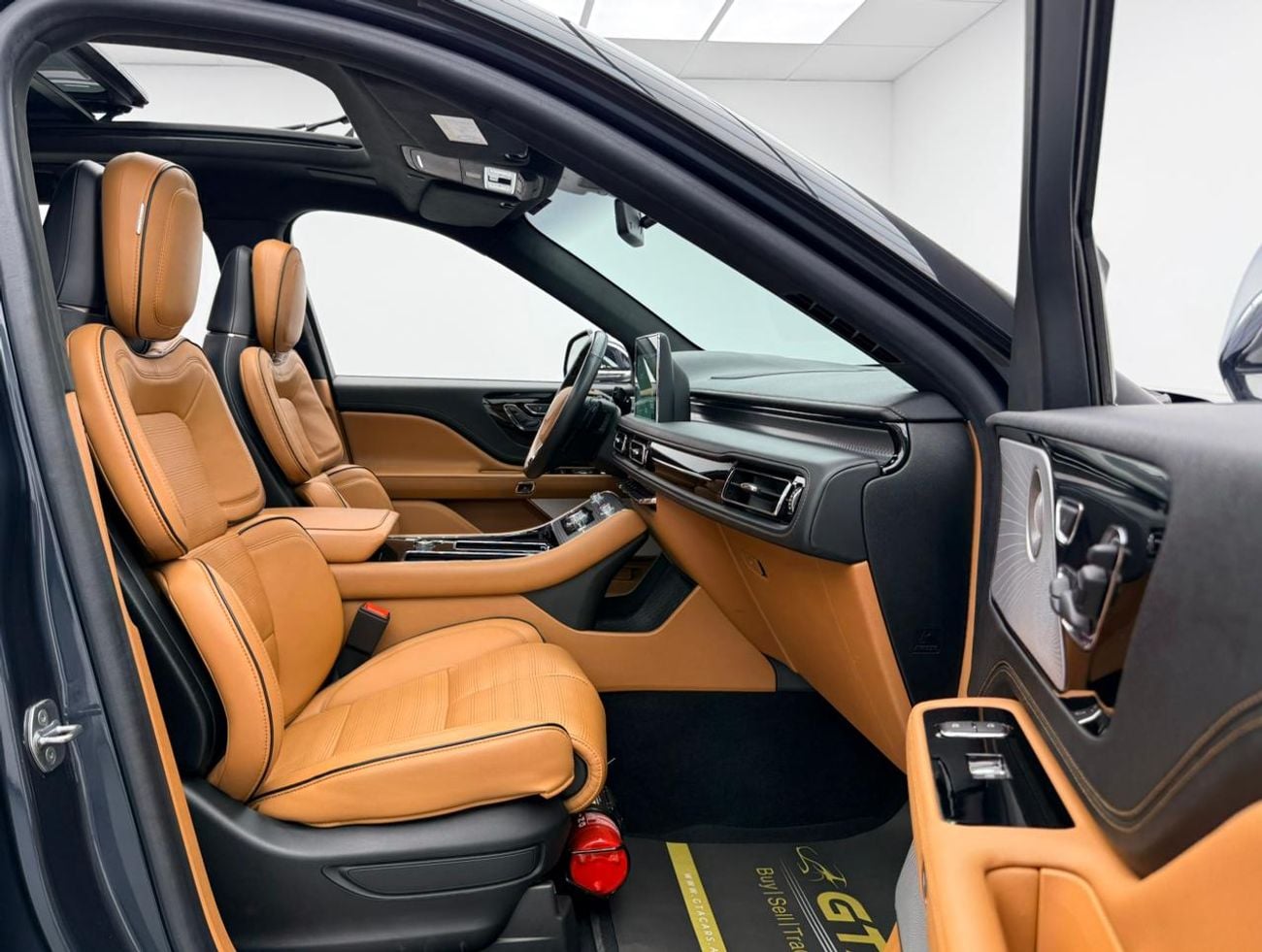 لينكولن أفياتور RESERVE 2021 Lincoln Aviator Reserve, 2026 Lincoln Warranty + Service Pack, Very Low Km, Fully Loaded, GCC