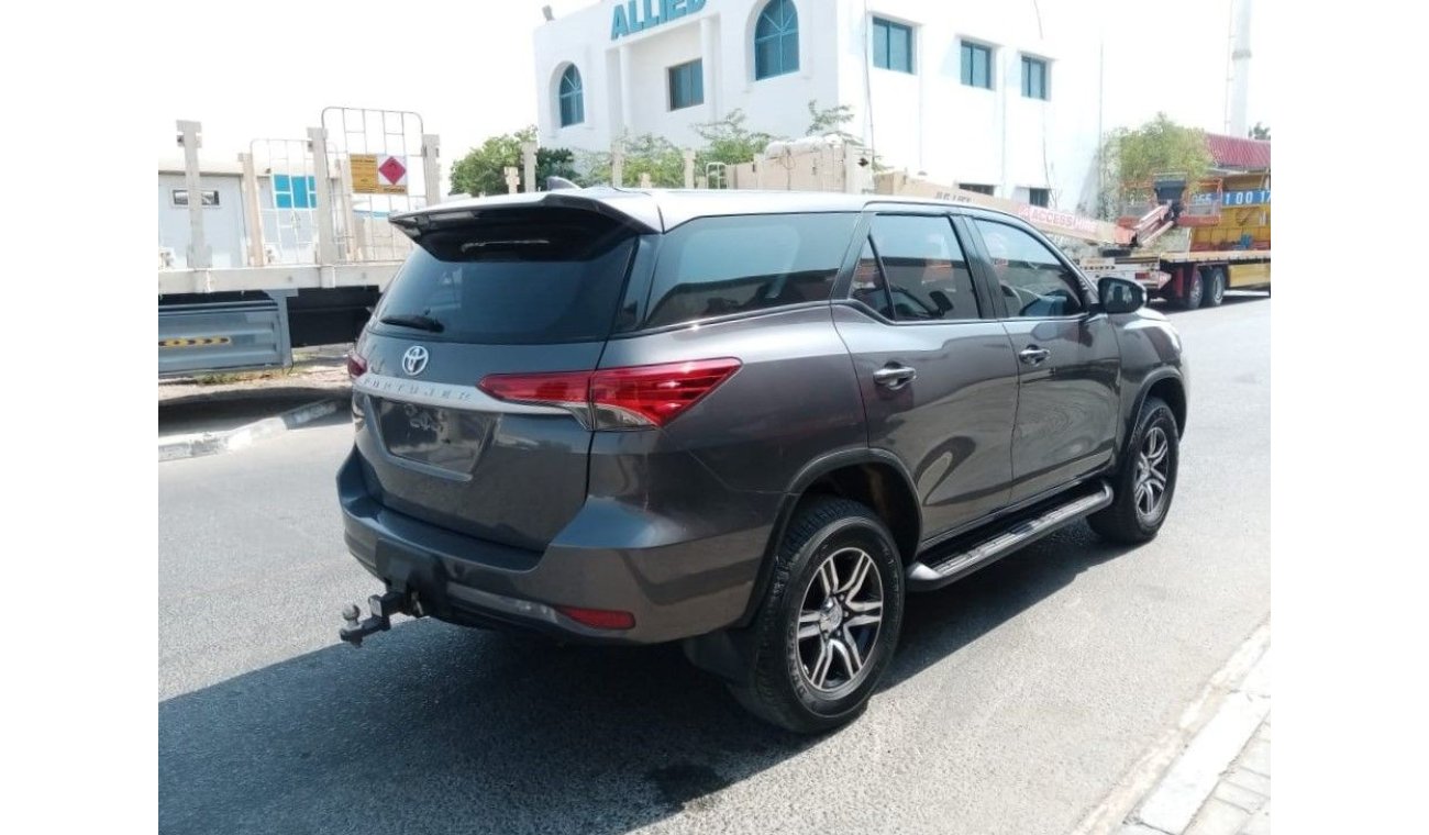 تويوتا فورتونر TOYOTA FORTUNER RIGHT HAND DRIVE (PM1040)