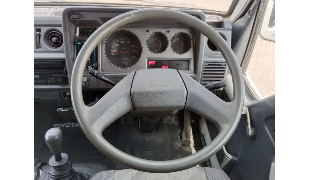 Toyota Dyna TOYOTA DYNA VAN RIGHT HAND DRIVE (PM1295)