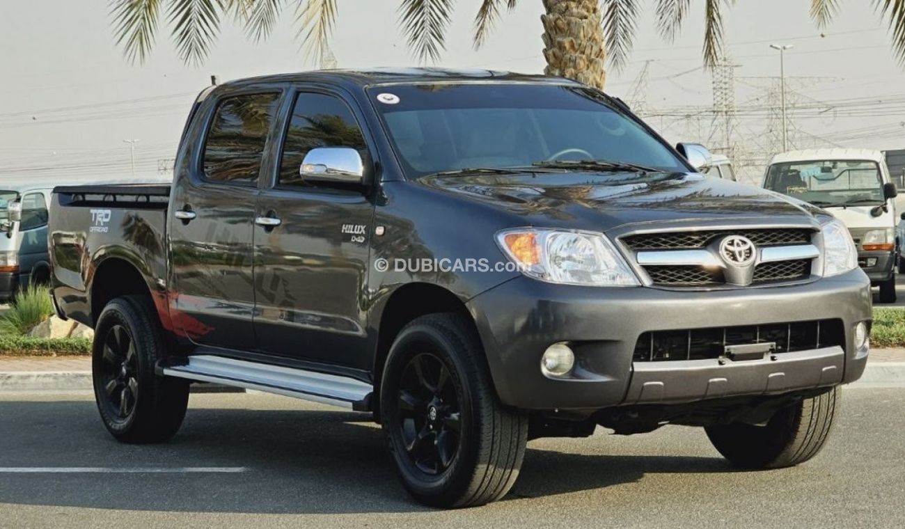 Toyota Hilux MANUAL TRANSMISSION | 2.5L DIESEL ENGINE | LEFT-HAND-DRIVE