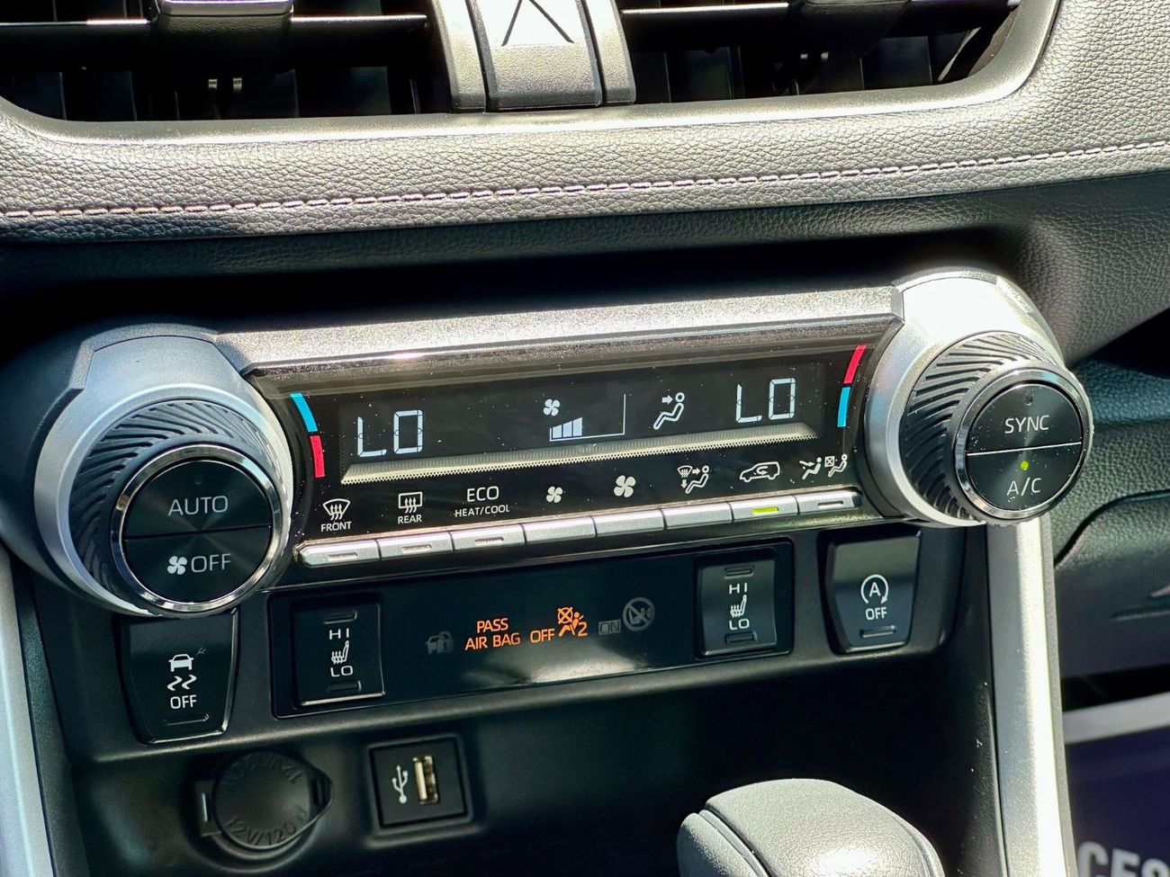 تويوتا راف ٤ Year: 2025  XLE-AWD Full option