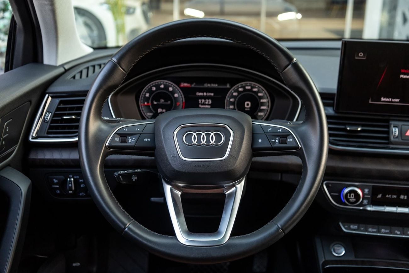 Audi Q5 45 TFSI Quattro 2.0L Audi Q5 45TFSI Quattro 2022 GCC | Agency Warranty