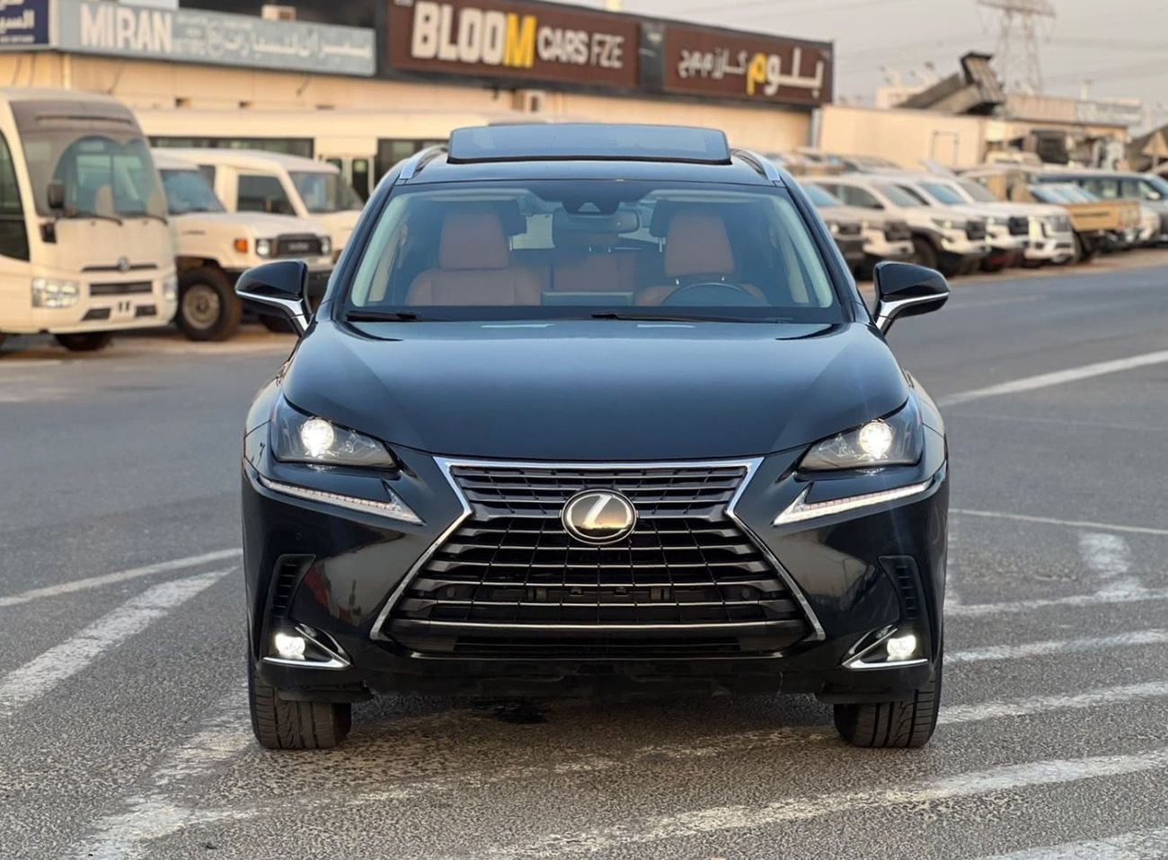 لكزس NX200t لكزس NX تيربو 2020 كاملة المواصفات، محرك 2.0 لتر V4، دفع رباعي، كاميرا خلفية وحساسات، فتحة سقف، مفتا