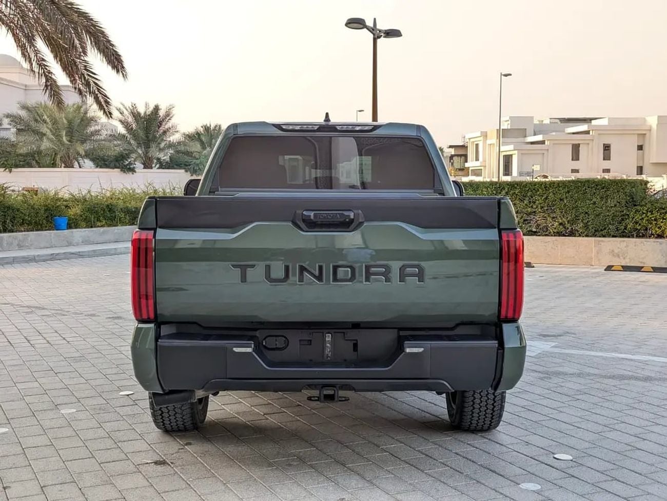 تويوتا تاندرا CREWMAX SR5 IN EXCELLENT CONDITION