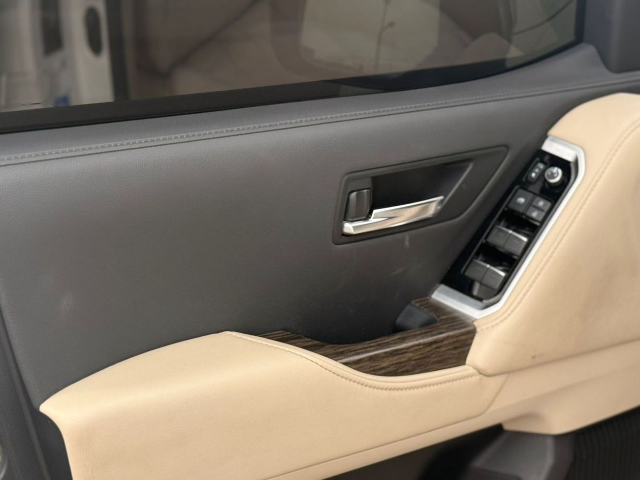 تويوتا لاند كروزر VXR 3.5L