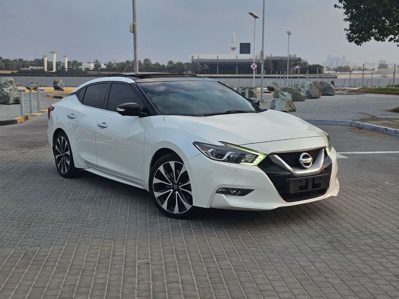 Nissan Maxima SR