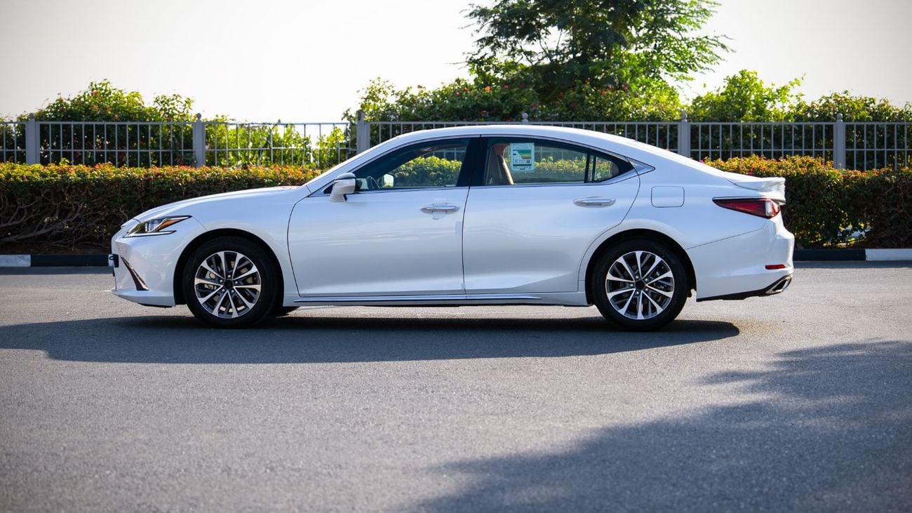 لكزس ES 350 Prime 2.5L - Sonic Quartz Inside Hazel | Export Only