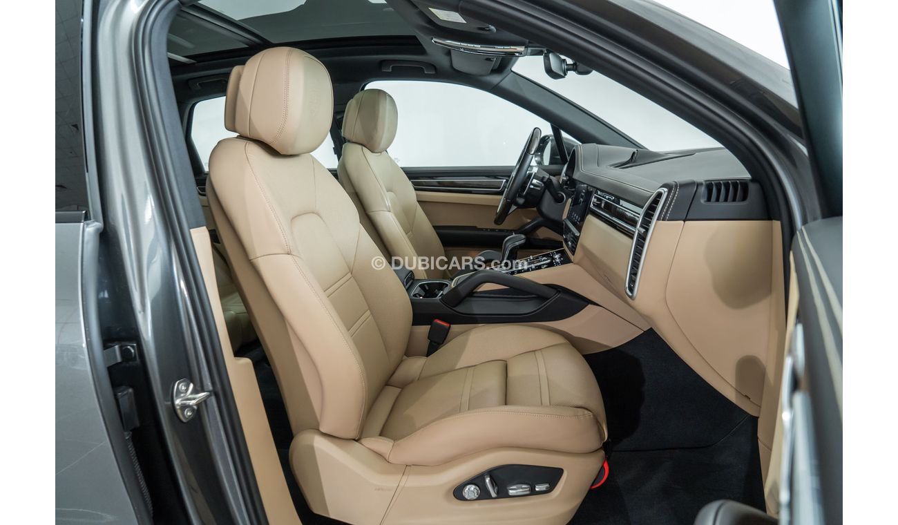 Porsche Cayenne 2019 Porsche Cayenne S / Sports Chrono Pack / Porsche Extended Warranty & 75k kms Service Pack