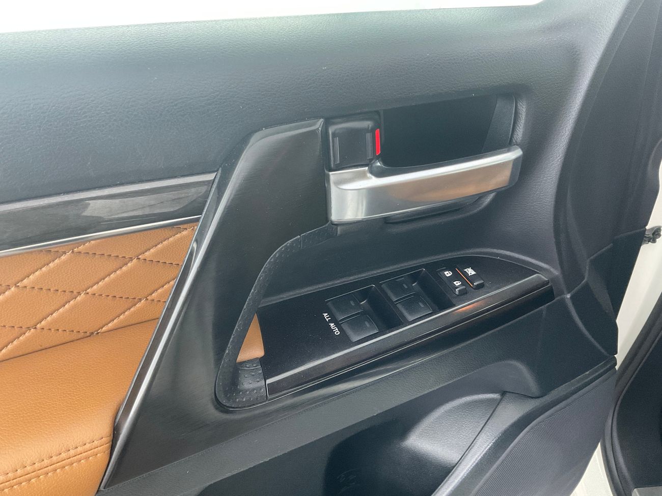 تويوتا لاند كروزر GXR GT | شامل الضمان | 0 ﺪﻔﻋﺓ ﺃﻮﻟﻯ