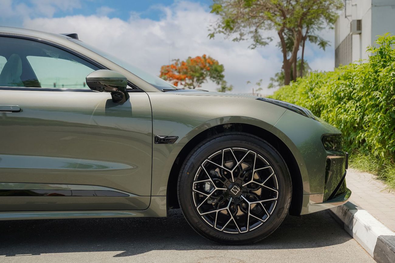 زيكر 001 2025 ZEEKR 001 Single-Motors100 kw/h Long Rang RWD Green 0Km