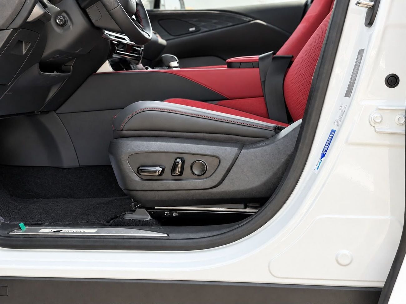 لكزس RX 500h F SPORT PERFORMANCE لكزس RX 500 H 2026