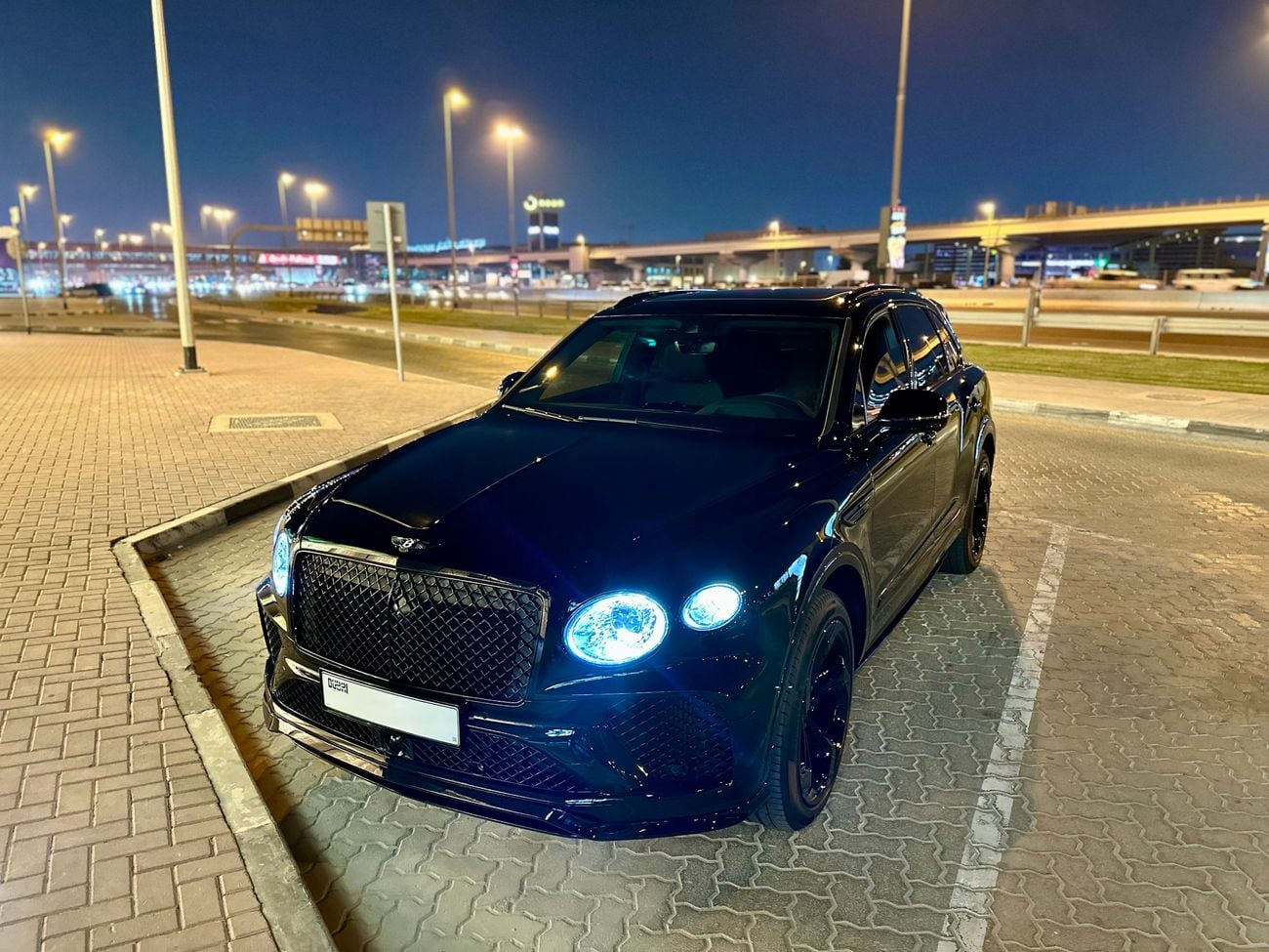 بنتلي بينتايجا | Factory Black Carbon Edition | official Bentley Dubai Warranty