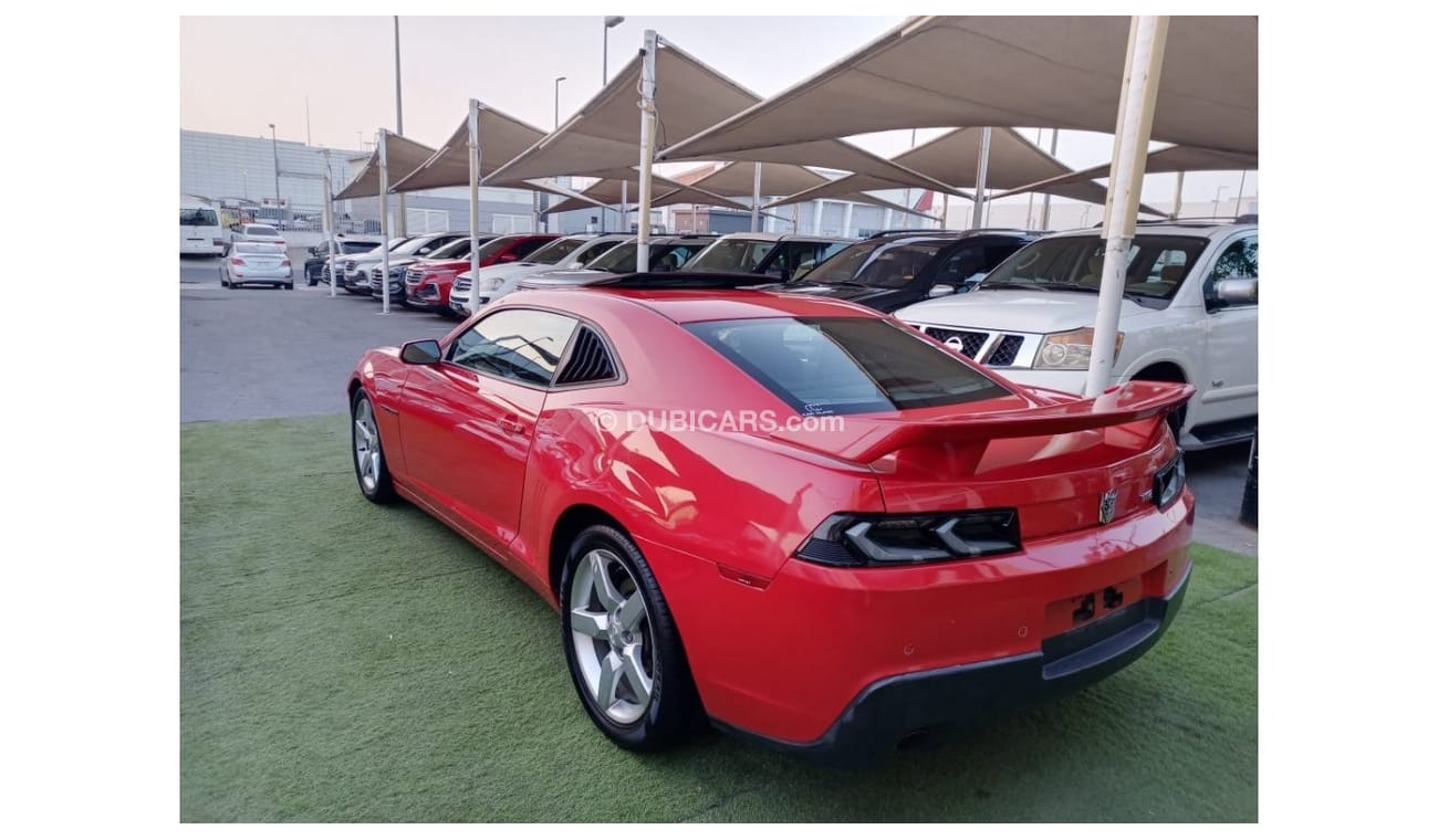 Chevrolet Camaro Gulf model 2013, leather hatch, cruise control, leather wheels and sensors in excellent condition