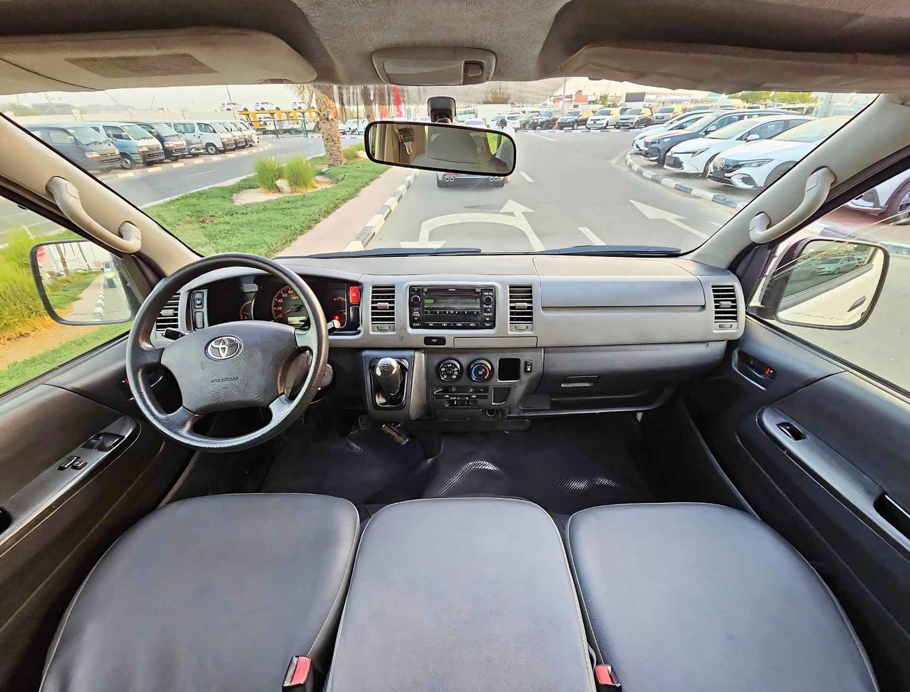 Toyota Hiace PASSENGER/ 2015 SHAPE/ PATROL/ 15 SEATER/ MANUAL/ LOT# 24788