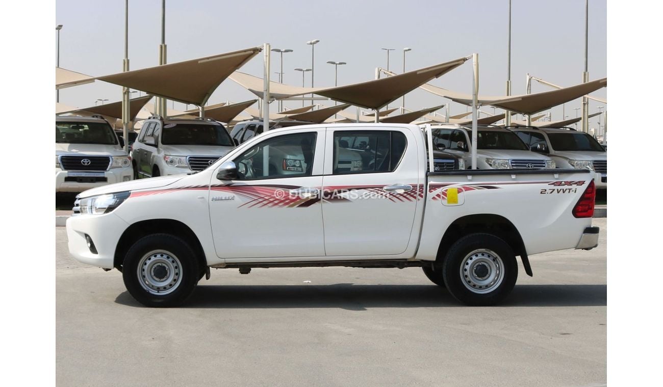 Toyota Hilux 2016 | HILUX 4X4 DOUBLE CABIN PICKUP WITH GCC SPECS AND EXCELLENT CONDITION
