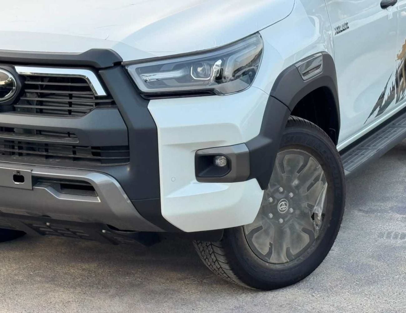 Toyota Hilux ADVENTURE SR5 ADVENTURE || DOUBLE CABIN || 2.8L V4 DIESEL / RADAR / 360*CAMERA / AIR COMPRESSOR / FULL OPTION