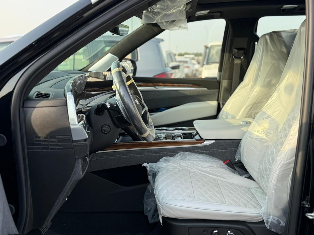 Cadillac Escalade Sport Platinum 6.2L 4WD Cadillac Escalade V8 6.2 L SUV AWD 4 Doors