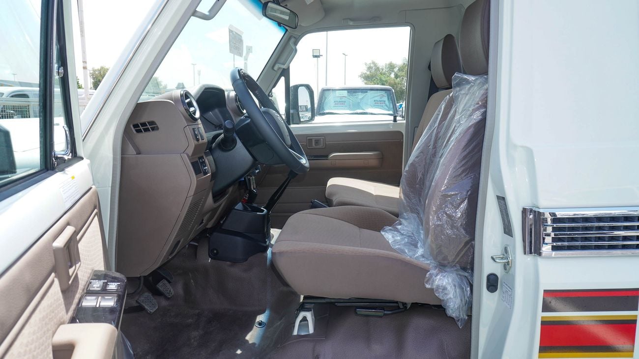 Toyota Land Cruiser Pick Up 4.0L V6 Single Cabin M/T