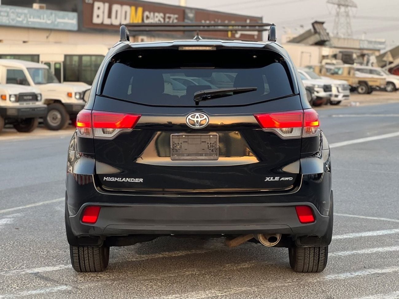 تويوتا هايلاندر تويوتا هايلاندر XLE موديل 2019 كاملة المواصفات، محرك 3.5 لتر V6، دفع رباعي، شاشة عرض رأسية، كاميرا خ