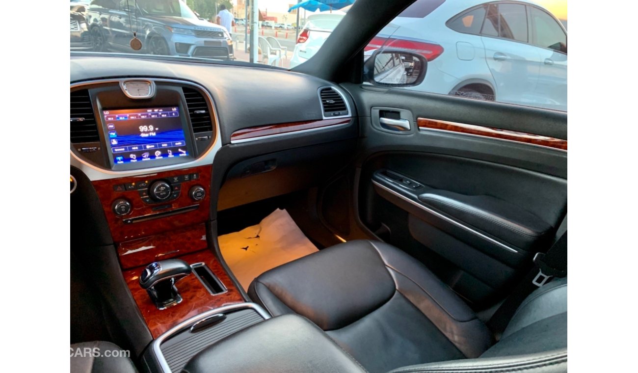 Chrysler 300C 2015 Chrysler C300 Full Option     Specifications: Panoramic sunroof, screen, sensors, back camera  