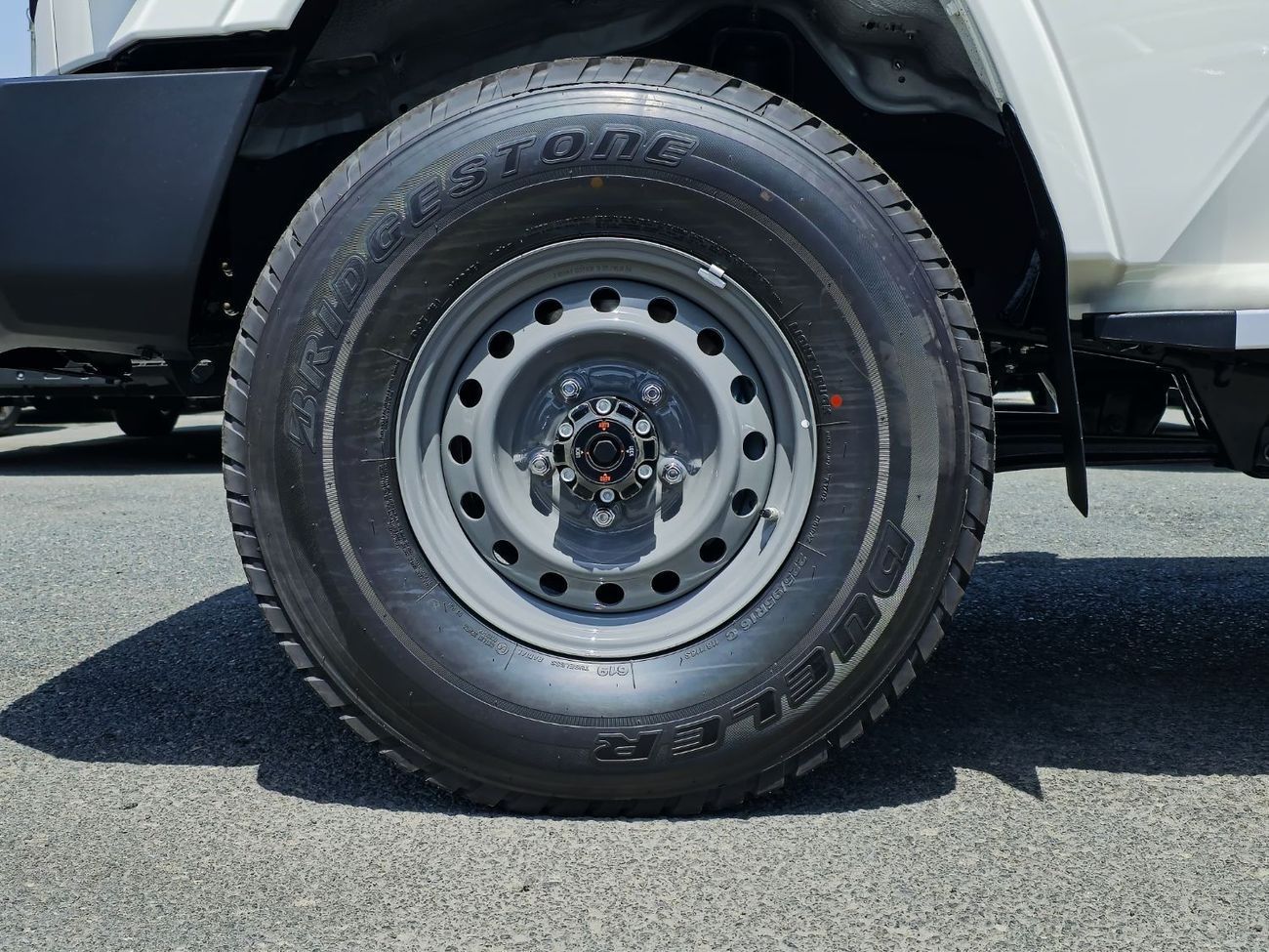 تويوتا لاند كروزر بيك آب TOYOTA LC 79 DOUBLE CABIN DIESEL 2.8 M/T - STD - E - 2025