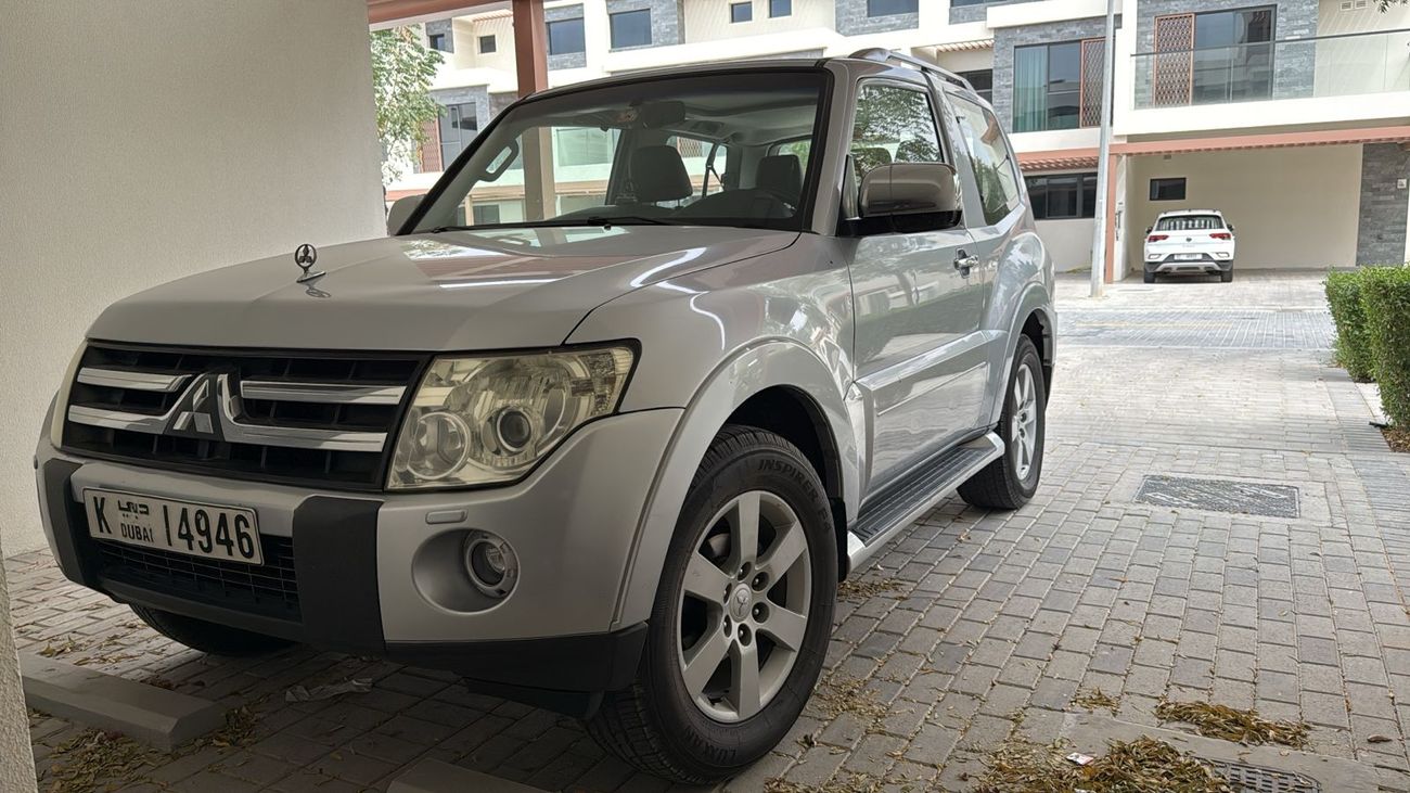 Mitsubishi Pajero GLS Highline 3.8L (241 HP)